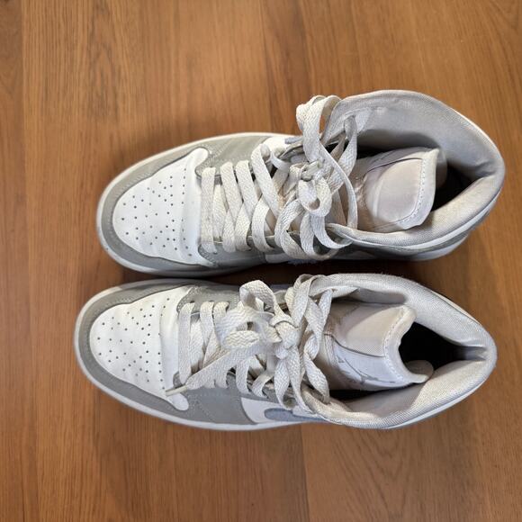 Women's Nike Air Jordan 1 Mid Wolf Grey Aluminum White Sneakers Shoes Sz 6.5 - Picture 6 of 7